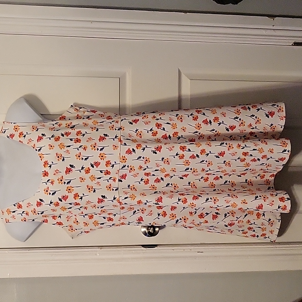 Maurices 2X Sleeveless Back Detail Floral Dress